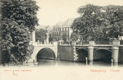 2263 Gezicht op de Tolsteegbrug over de Stadsbuitengracht te Utrecht; links de Bijlhouwerbrug.